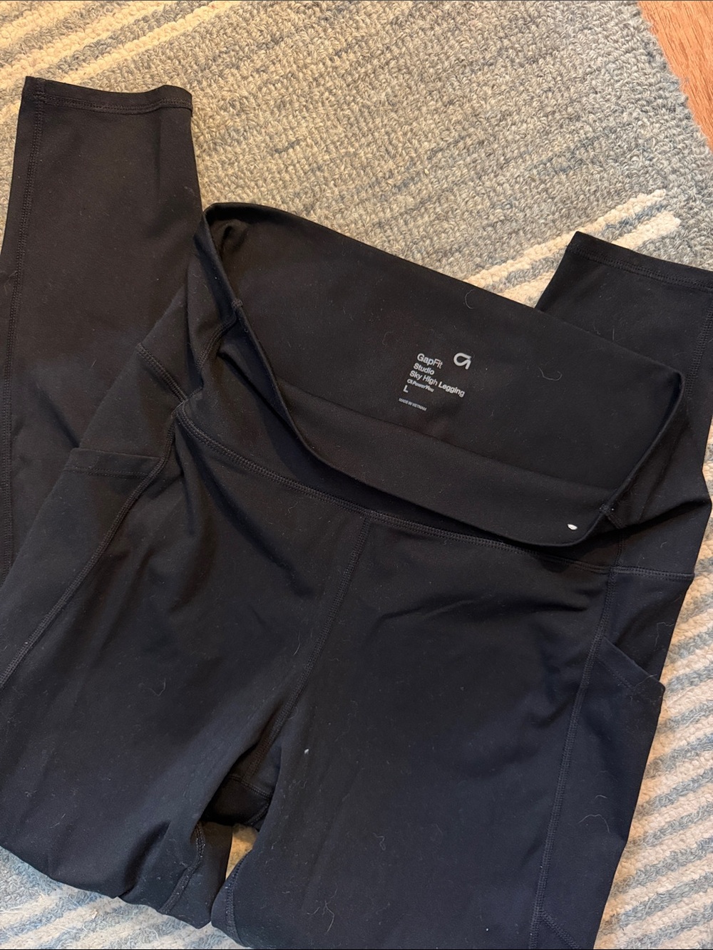 GAP Black High-Rise Pocket Leggings